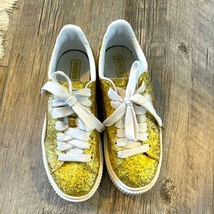 Puma Gold Vintage Basket Sneaker women’s 8